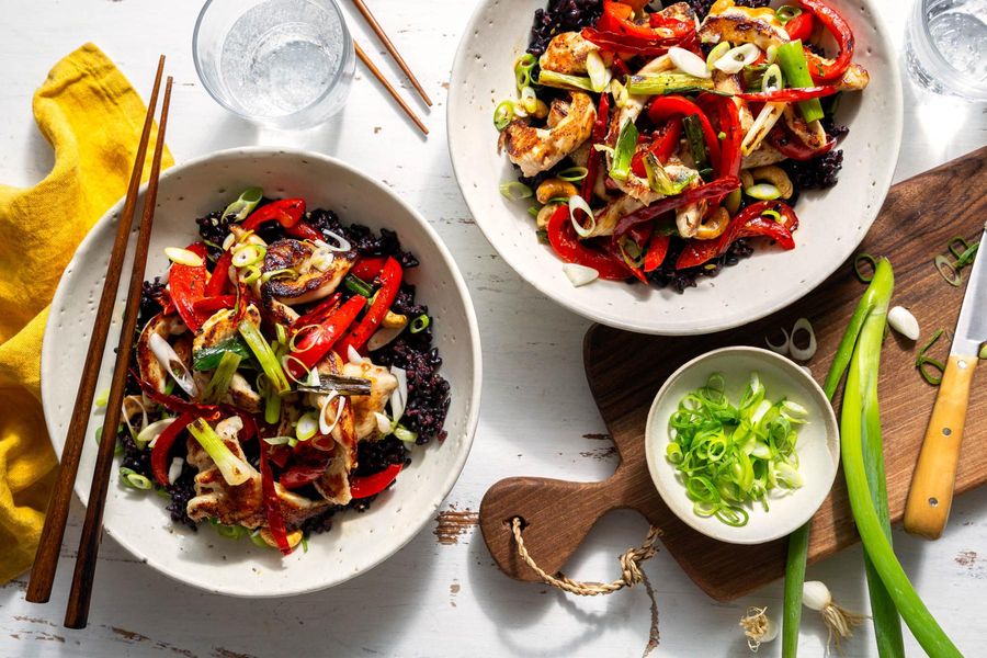 Gong Bao chicken with cashews and black rice